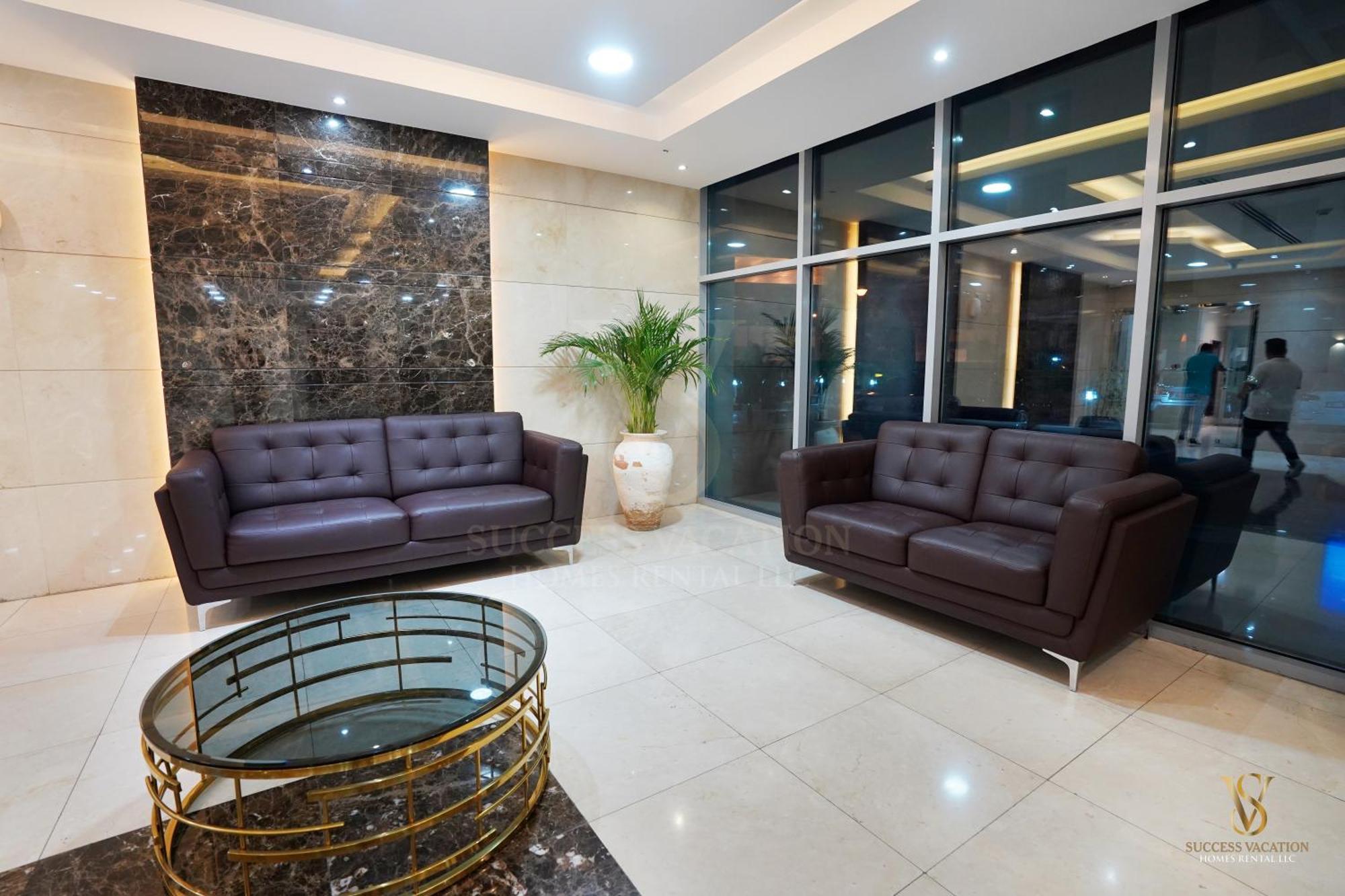 Success Luxury Apartment - 5 Min Away Marina Corniche - Free Housekeeping Provided Everyday-24-7 Staff Available For Services 迪拜 外观 照片
