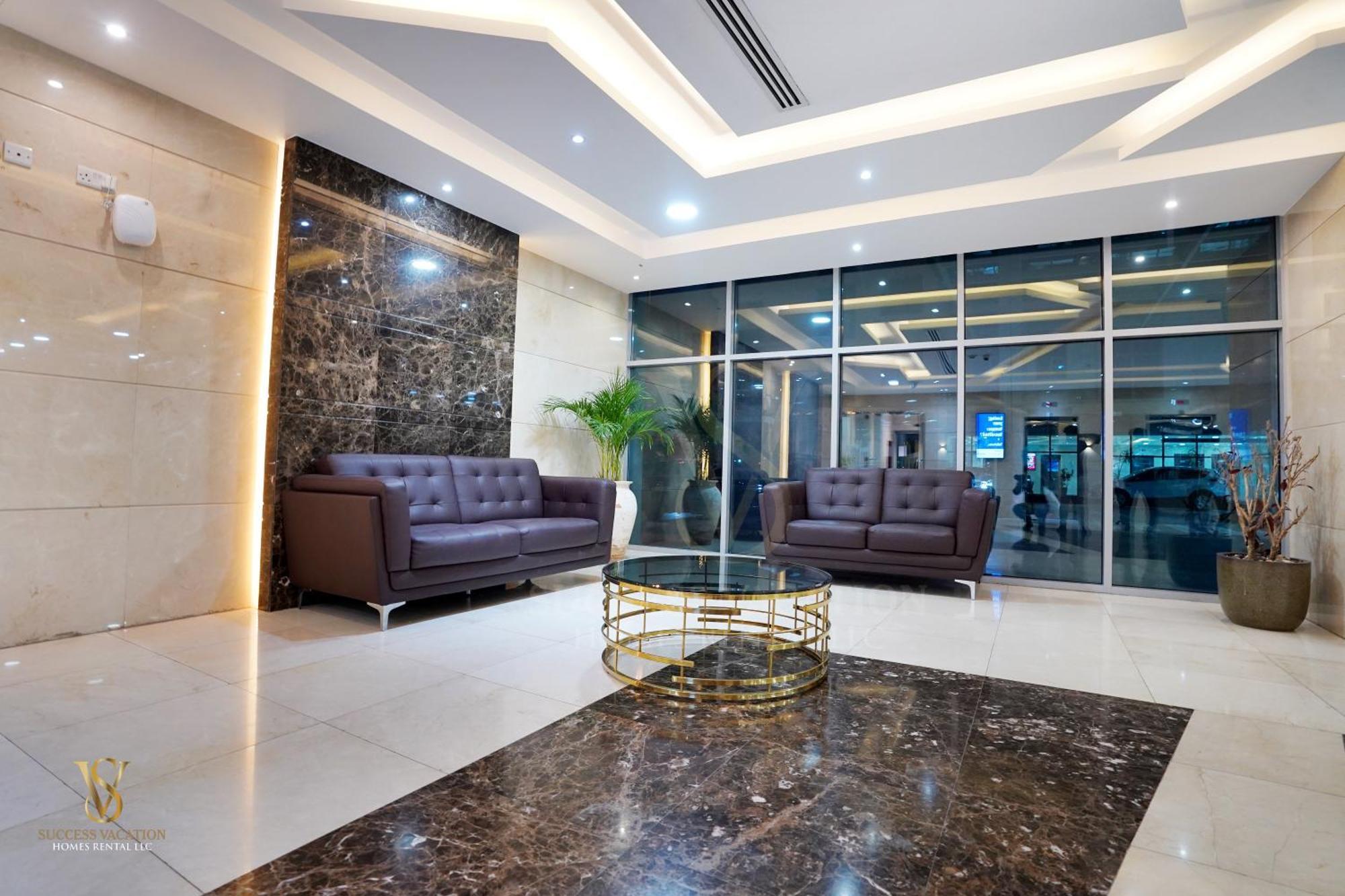 Success Luxury Apartment - 5 Min Away Marina Corniche - Free Housekeeping Provided Everyday-24-7 Staff Available For Services 迪拜 外观 照片